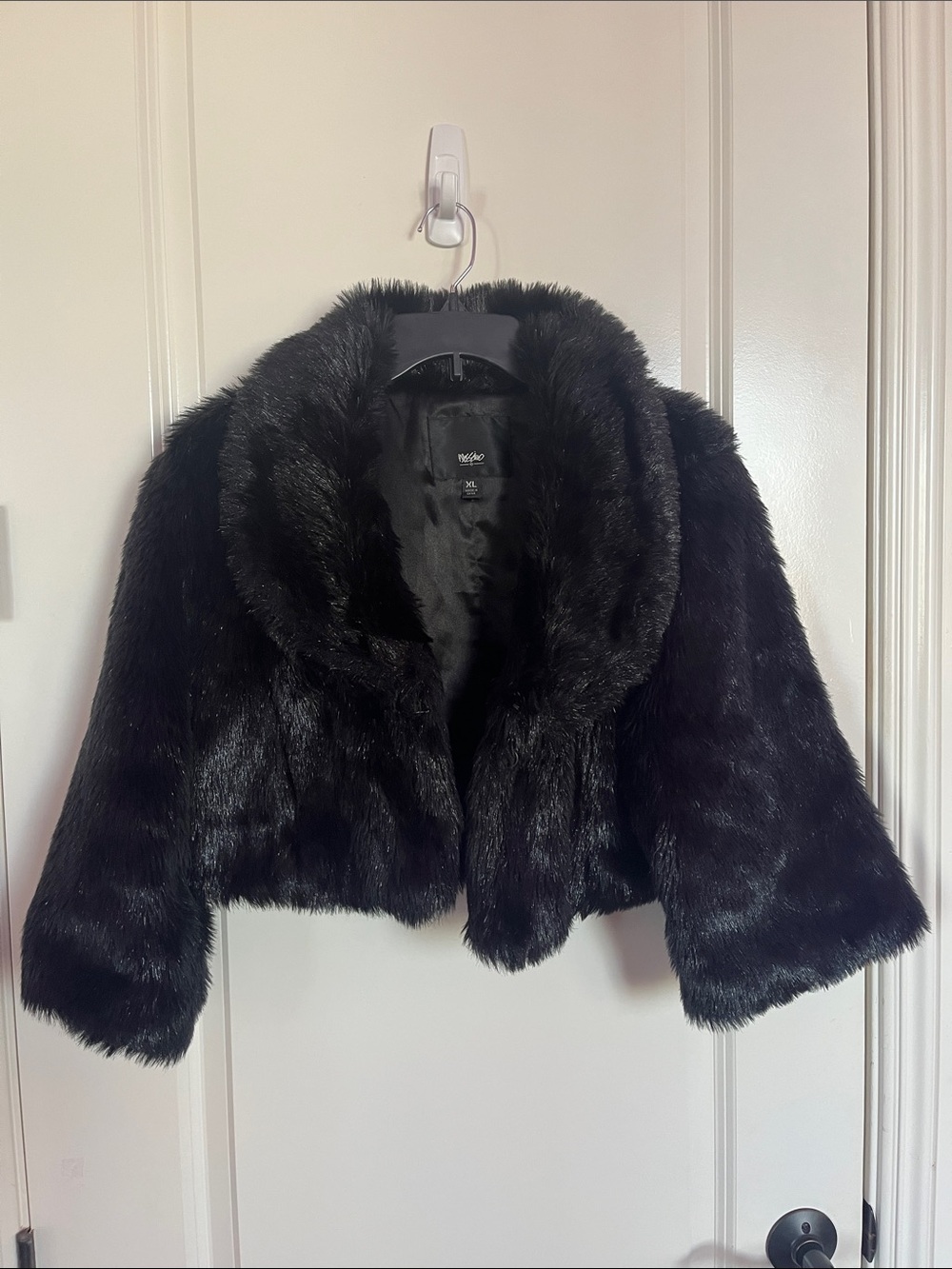 Mossimo Black Faux Fur Cropped Jacket Size XL